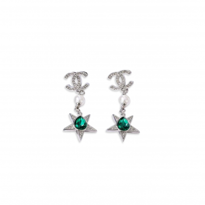 CHANEL GREEN DIAMANTE STAR CC DROP EARRINGS ABA380